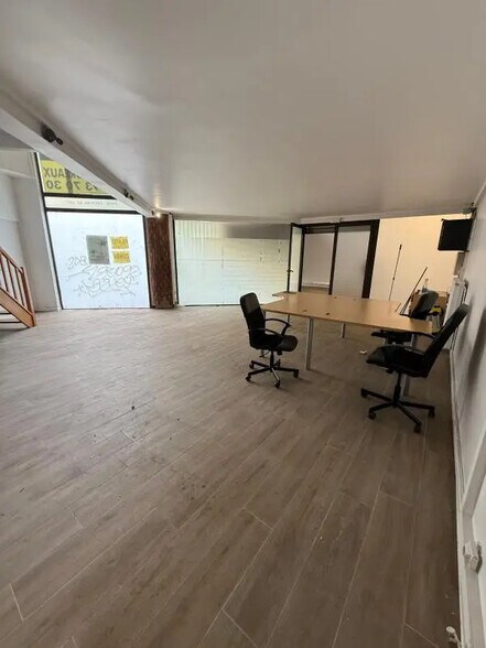 Office in Paris for lease - Interior Photo - Image 3 of 8