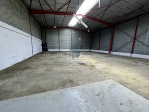 Flex in Saint-Ouen-l'Aumône for lease Interior Photo- Image 2 of 6