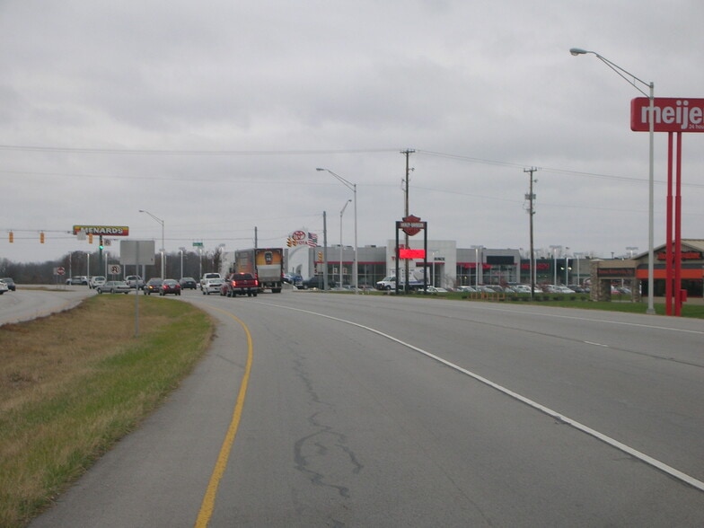 2910 N Nebo Rd, Muncie, IN for sale - Primary Photo - Image 1 of 2