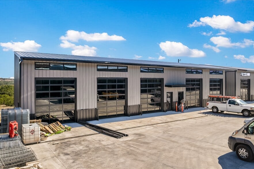 451 Farrell Rd, Dripping Springs, TX for sale - Building Photo - Image 1 of 28