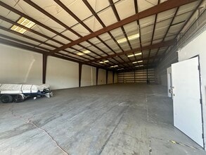17205 Eucalyptus St, Hesperia, CA for lease Building Photo- Image 2 of 12