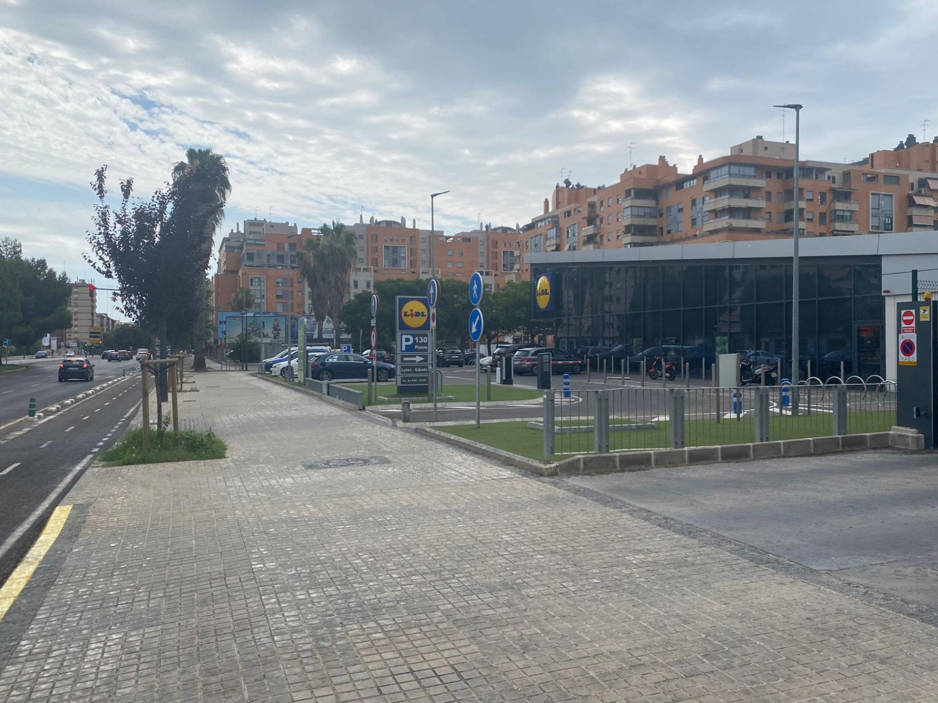 Retail in València for sale Building Photo- Image 1 of 10