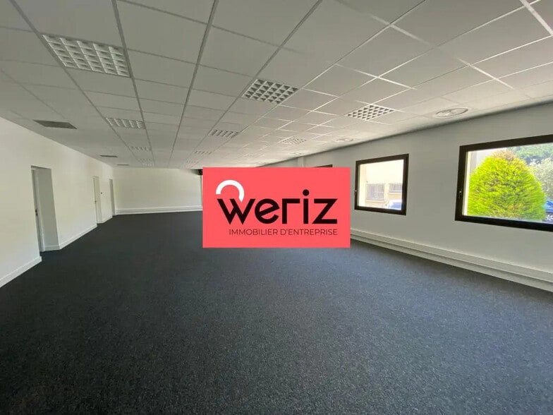Office in Aubagne for lease - Interior Photo - Image 1 of 11