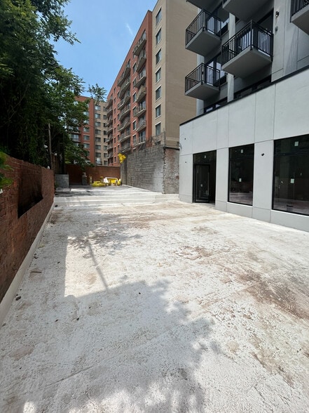1584 Fulton St, Brooklyn, NY for lease - Building Photo - Image 2 of 9