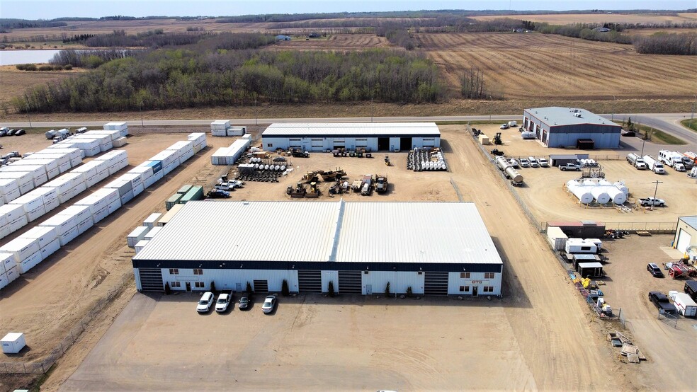 14 Burnt Valley Ave, Red Deer County, AB for lease - Building Photo - Image 1 of 31