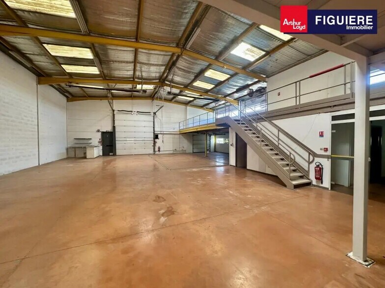 Office in Vitrolles for lease - Interior Photo - Image 3 of 14