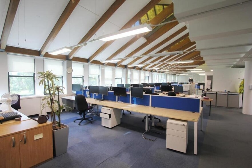 Sparrowgrove, Winchester for lease - Building Photo - Image 3 of 33