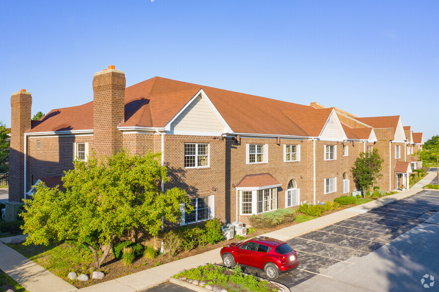 825 E Golf Rd, Arlington Heights, IL for lease - Building Photo - Image 1 of 9