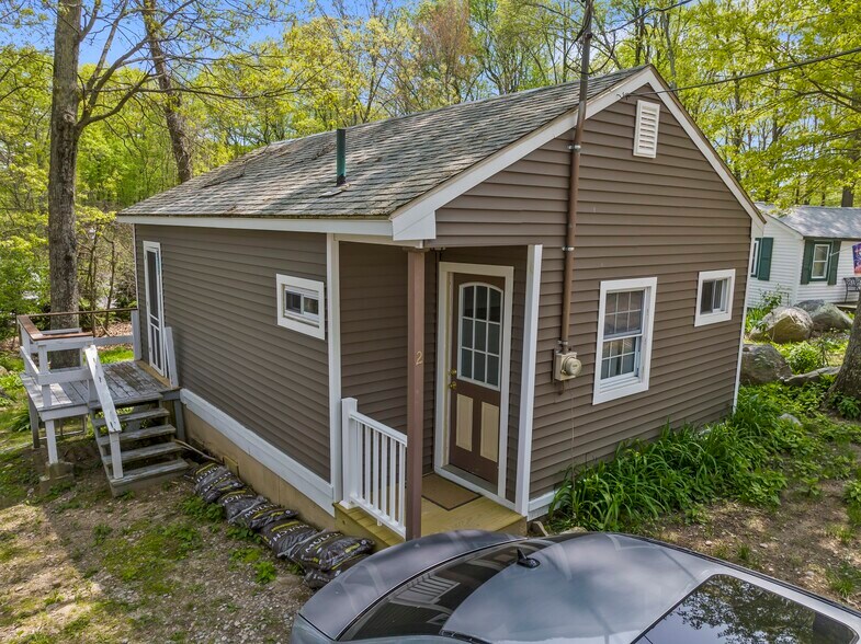 178 W Main St, Niantic, CT 06357 Multifamily for Sale