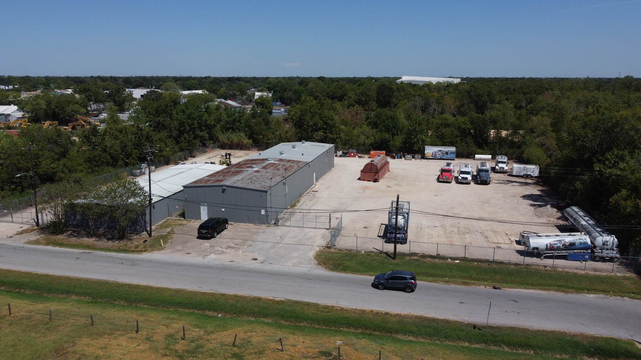 7103-7107 Peerless St, Houston, TX for lease Building Photo- Image 1 of 3