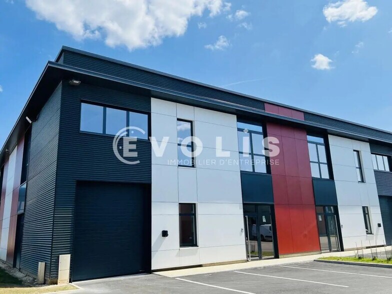 Flex in Lieusaint for sale - Building Photo - Image 1 of 5