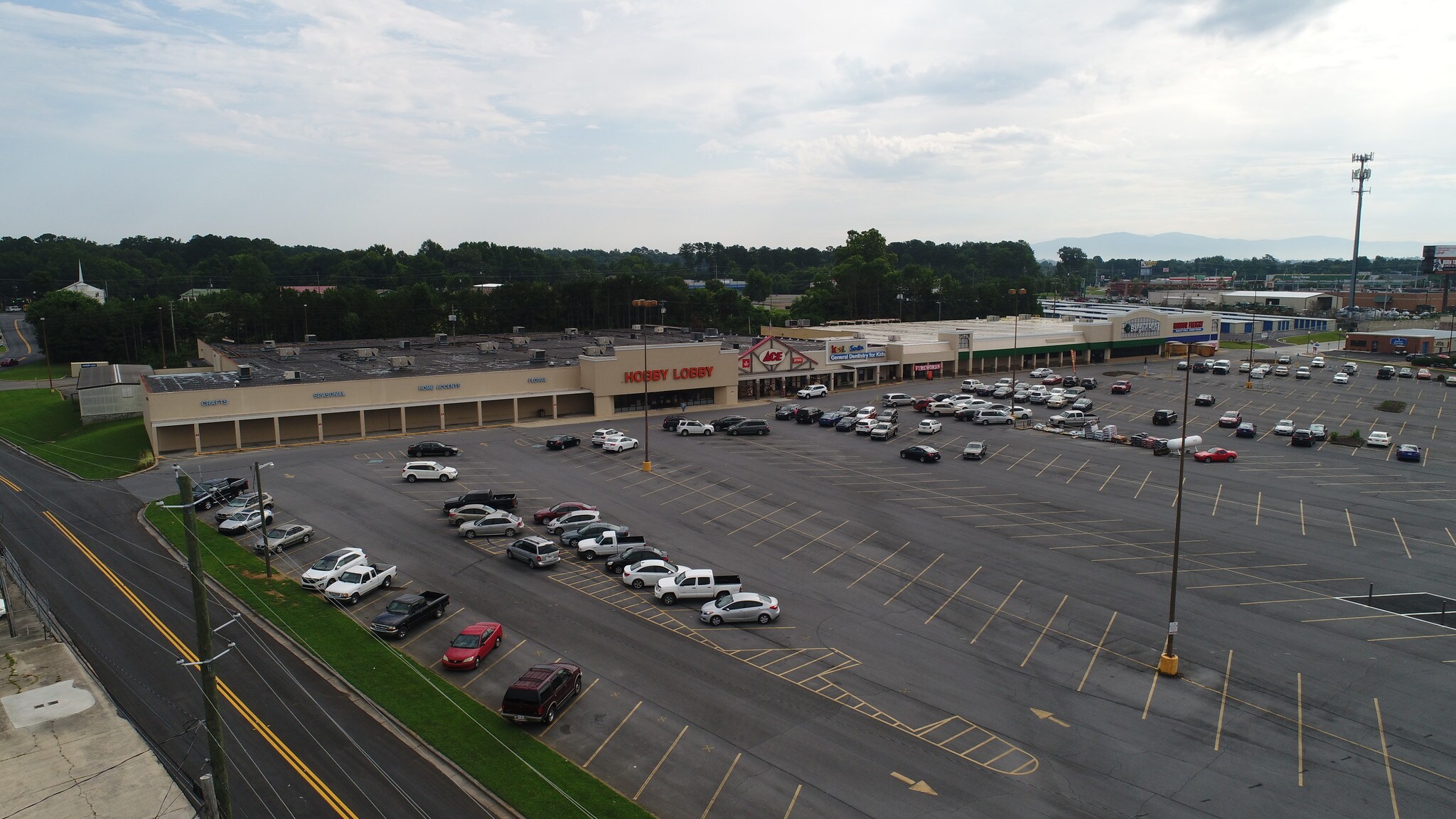 W Walnut Ave, Dalton, GA 30720