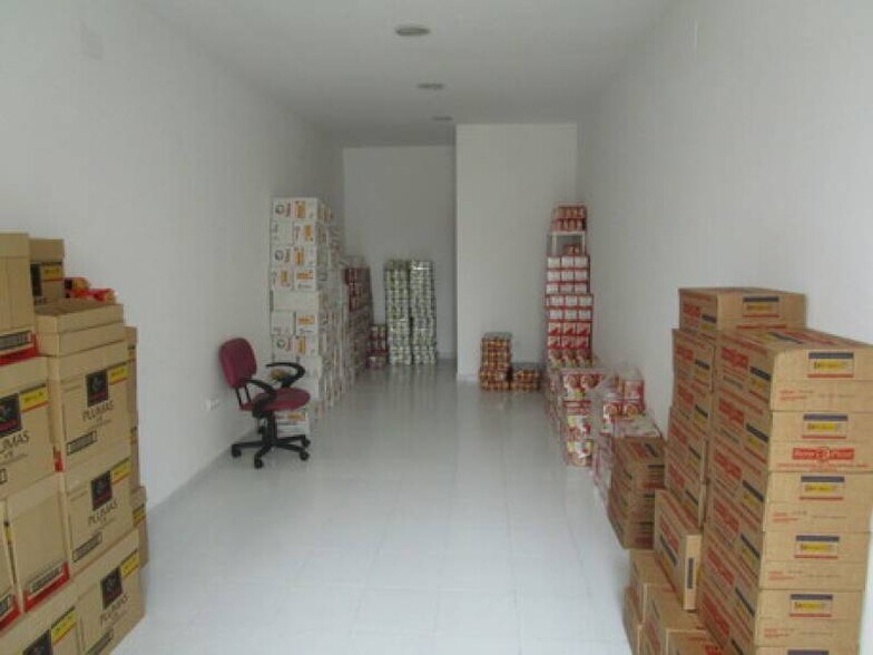 Retail in Salamanca for lease - Building Photo - Image 2 of 4