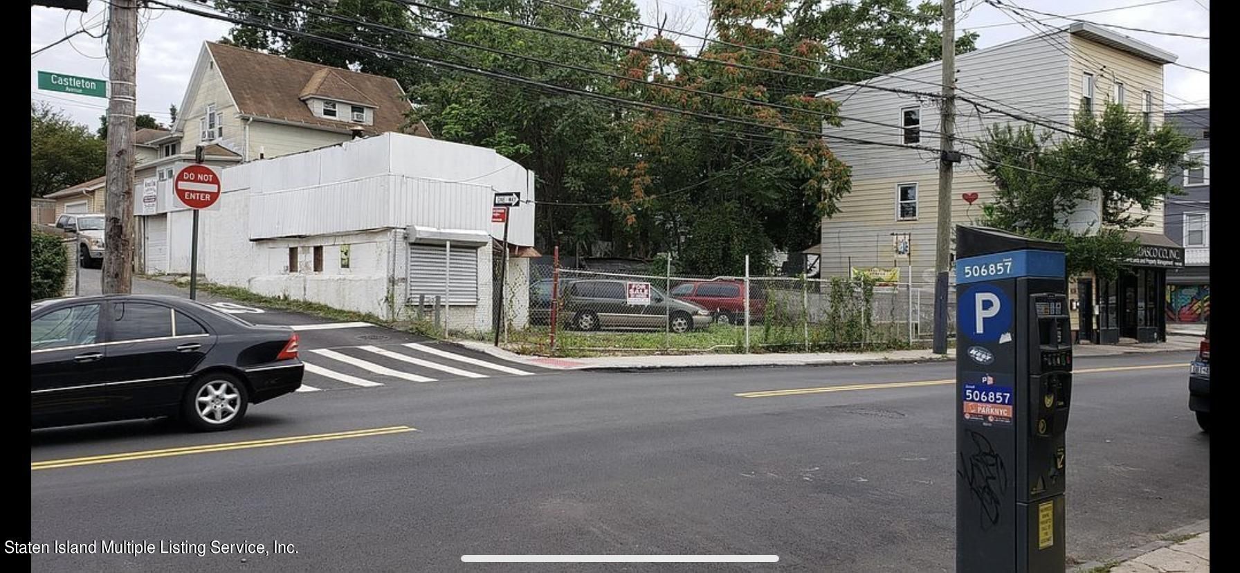 826 Castleton Ave, Staten Island, NY 10310