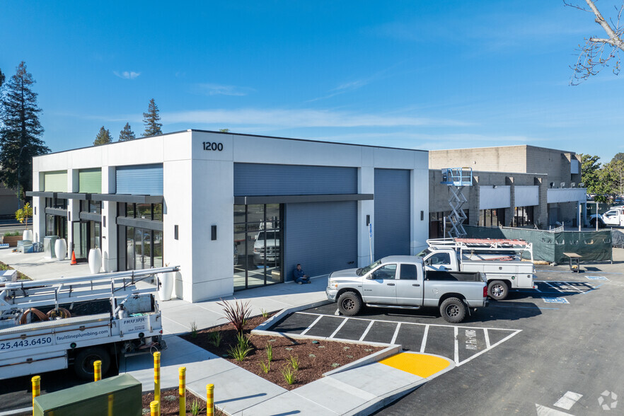 1300-1380 Fairmont Dr, San Leandro, CA for lease - Building Photo - Image 3 of 7