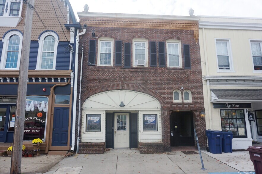 6 S Main St, Woodstown, NJ 08098