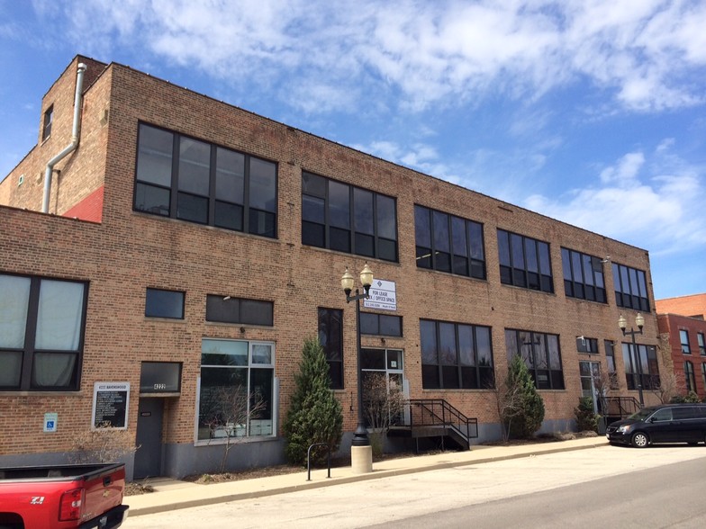 4222 N Ravenswood Ave, Chicago, IL for lease - Building Photo - Image 3 of 19