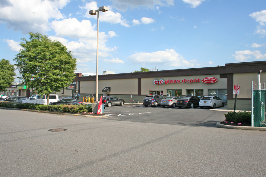 2119 Broadhollow Rd, Farmingdale, NY for lease - Building Photo - Image 1 of 3