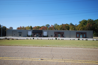 2192 Express Dr, Jackson, TN for lease Building Photo- Image 2 of 13