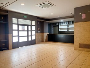 Retail in Mora, Toledo for lease Interior Photo- Image 2 of 17