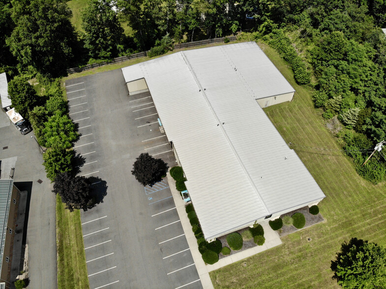 136 Bracken Rd, Montgomery, NY for lease - Building Photo - Image 1 of 31