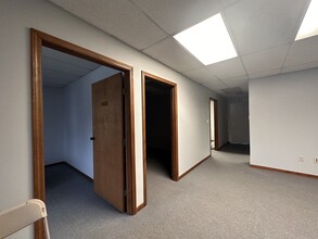 910-916 Huber Dr, Monroe, MI for lease Interior Photo- Image 2 of 8