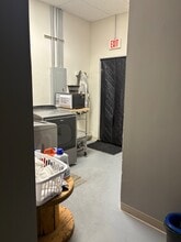 935 Wilcox Ct, Kingsport, TN for lease Interior Photo- Image 2 of 5