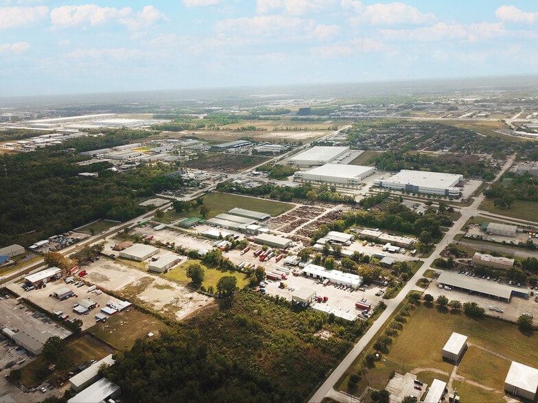 16140 Waverly Dr, Houston, TX for lease - Building Photo - Image 2 of 4