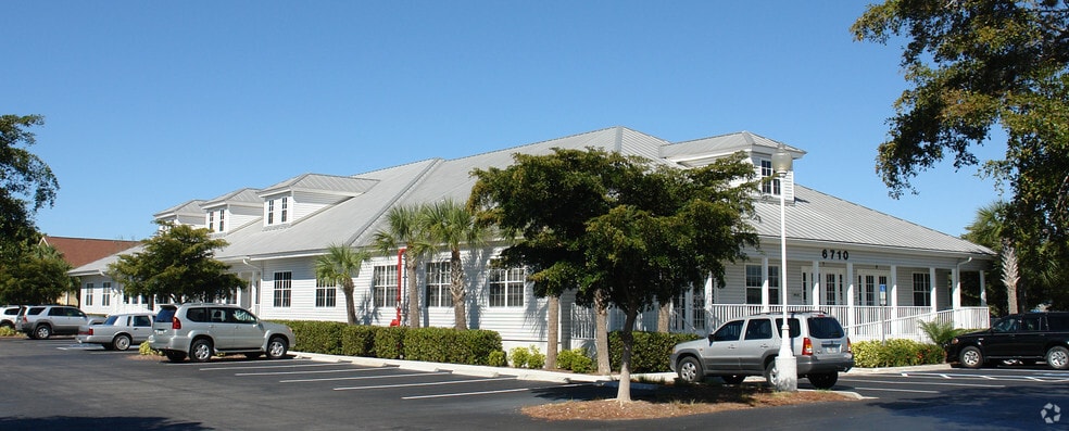 6710 Winkler Rd, Fort Myers, FL for lease - Building Photo - Image 2 of 13