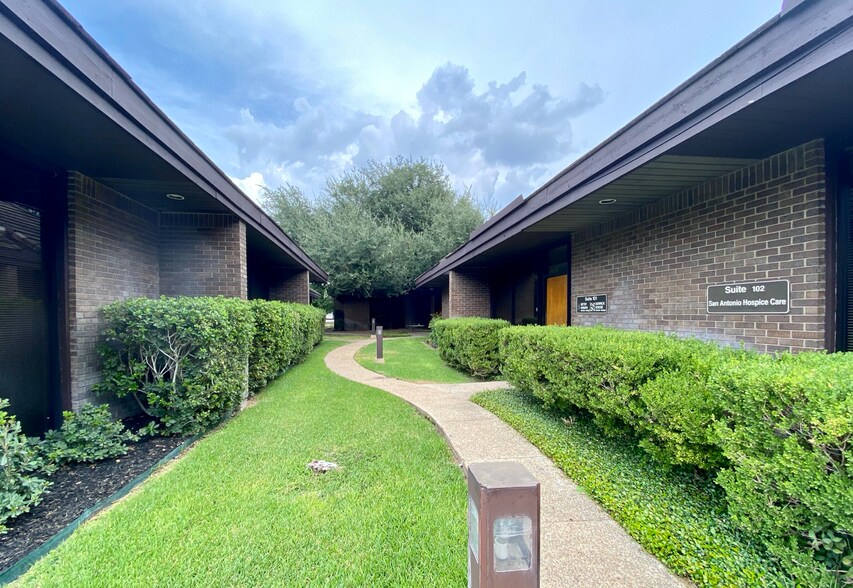 1850 Lockhill Selma Rd, San Antonio, TX 78213