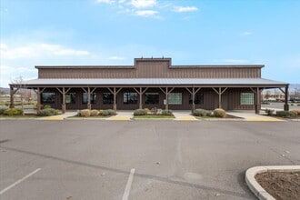 1445 Center Dr, Medford, OR for lease Interior Photo- Image 2 of 42