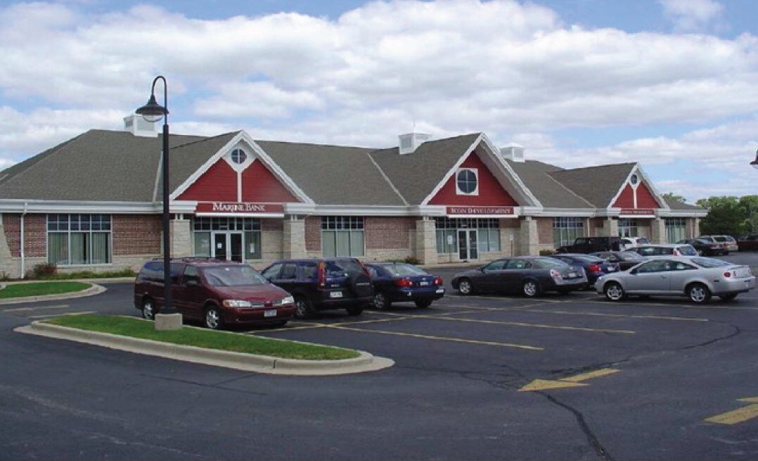 1005810068 W Loomis Rd, Franklin, WI 53132