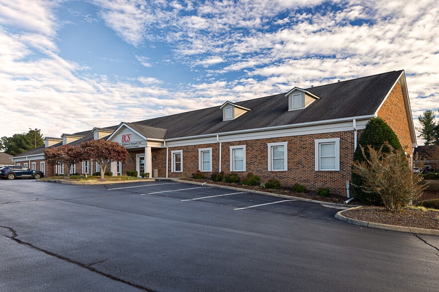 801B Sunset Drive, Johnson City, TN 37604 N Johnson City Office