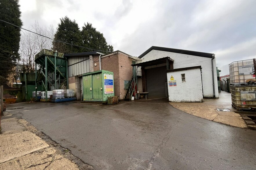 208 Bellingdon Rd, Chesham for sale - Primary Photo - Image 1 of 1