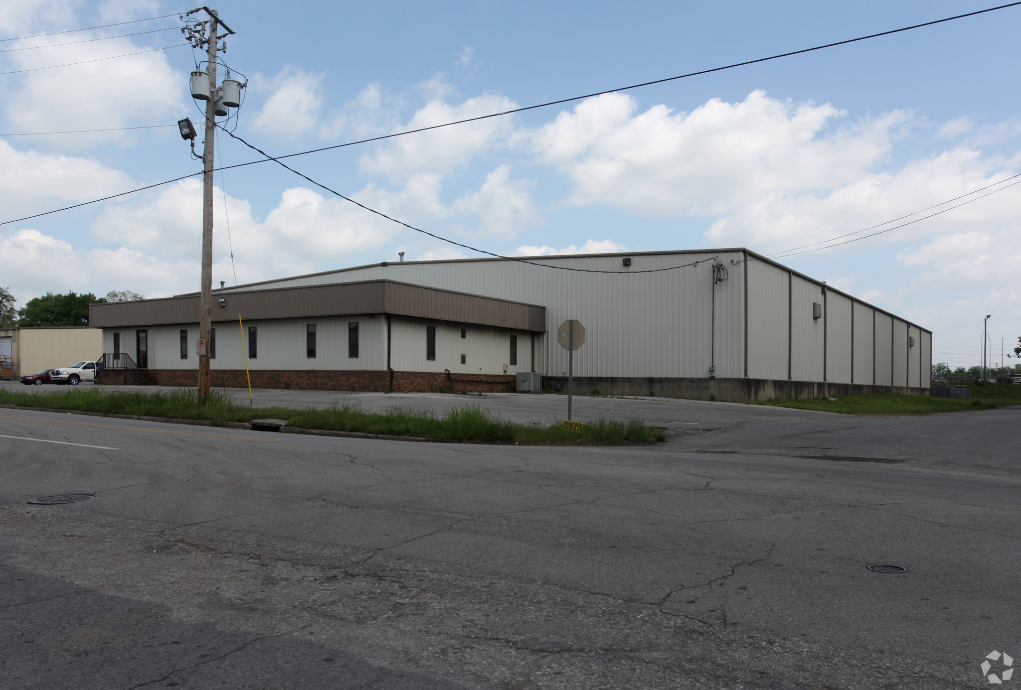 2401 24th St N, Birmingham, AL for lease Primary Photo- Image 1 of 5