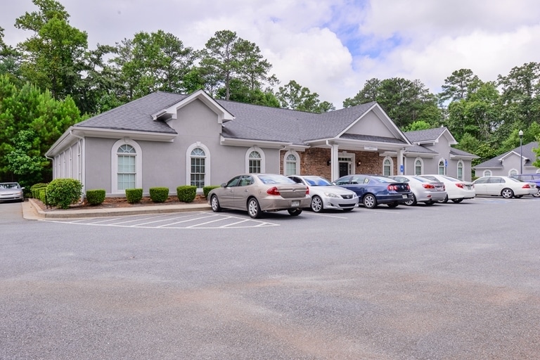 1755 Woodstock Rd, Roswell, GA 30075