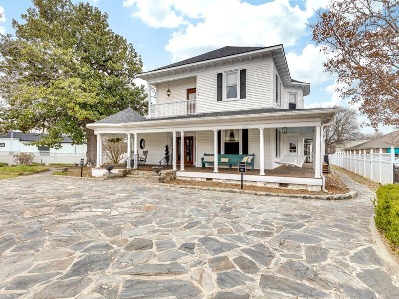 201 E College St, Simpsonville, SC for sale Building Photo- Image 1 of 1