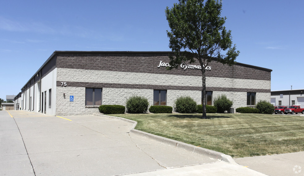 75 NE Venture Dr, Waukee, IA for lease - Primary Photo - Image 1 of 3