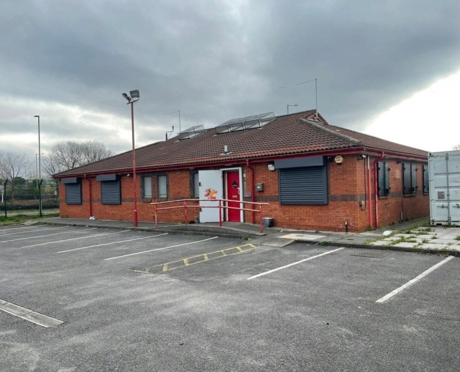 250 Caldway Dr, Liverpool for sale Primary Photo- Image 1 of 1