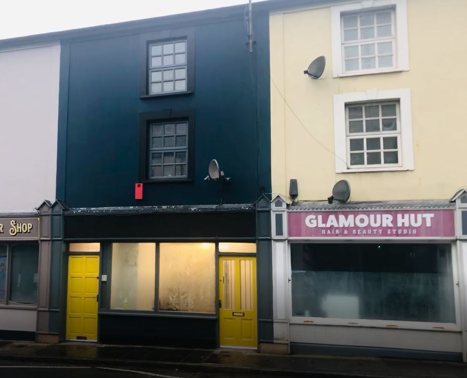 24 Clarence St, Pontypool for sale Building Photo- Image 1 of 1