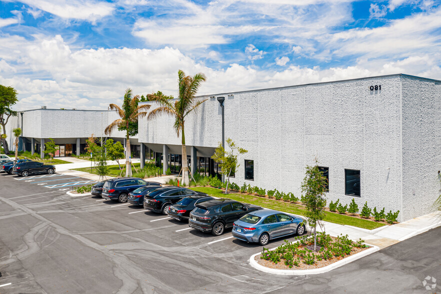 1081 Holland Dr, Boca Raton, FL for lease - Building Photo - Image 1 of 7