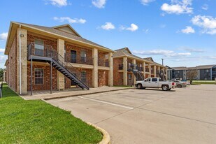 Bear Crossing Apartments - Duplex Property
