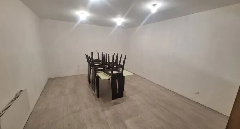 Office in Le Cheylas for lease - Building Photo - Image 3 of 6