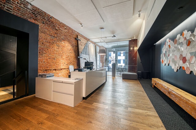 460-464 Mcgill, Montréal, QC for sale - Interior Photo - Image 2 of 18