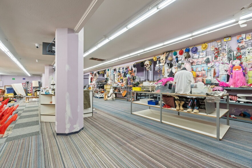 755 Van Ness Ave, Fresno, CA for lease - Interior Photo - Image 3 of 15