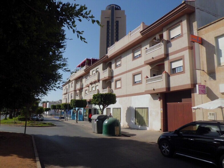 Retail in El Ejido for lease - Building Photo - Image 2 of 4