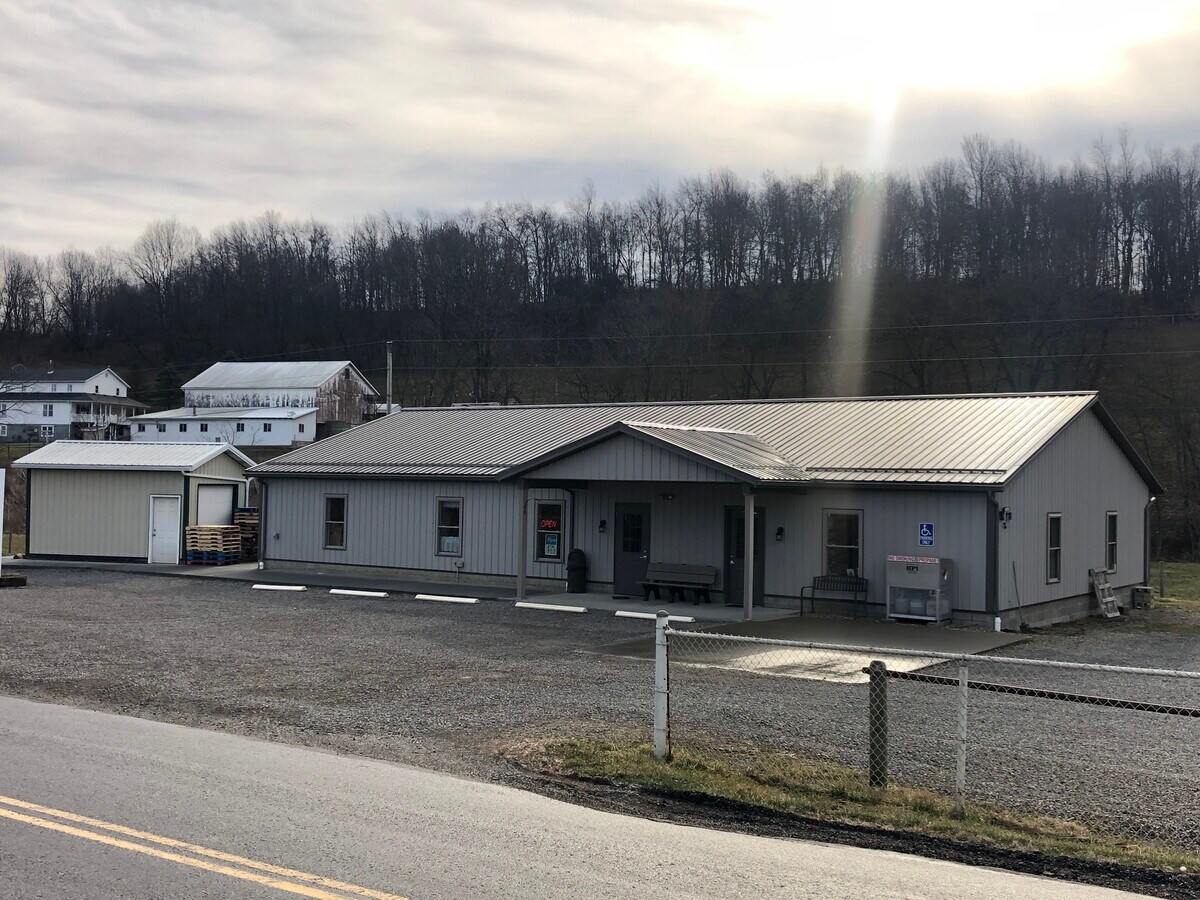 3133 Pleasant Valley Rd SW, Baltic, OH 43804