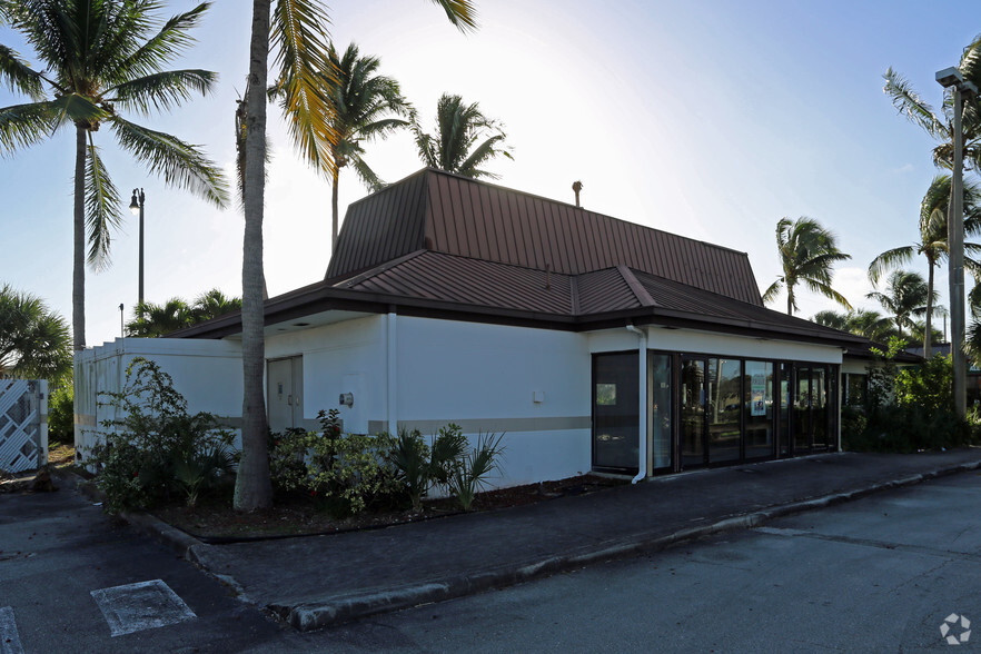 7817-7821 S Dixie Hwy, West Palm Beach, FL for lease - Building Photo - Image 3 of 5