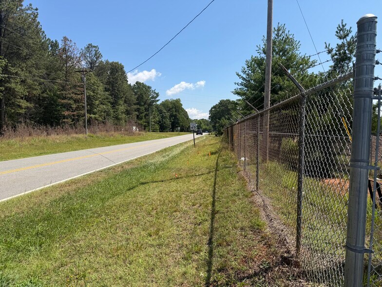 5166 Slanting Bridge Rd, Denver, NC for sale - Building Photo - Image 2 of 4