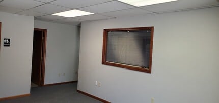 910-916 Huber Dr, Monroe, MI for lease Interior Photo- Image 1 of 17